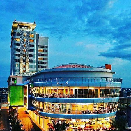Fox Hotel Pekanbaru Dış mekan fotoğraf