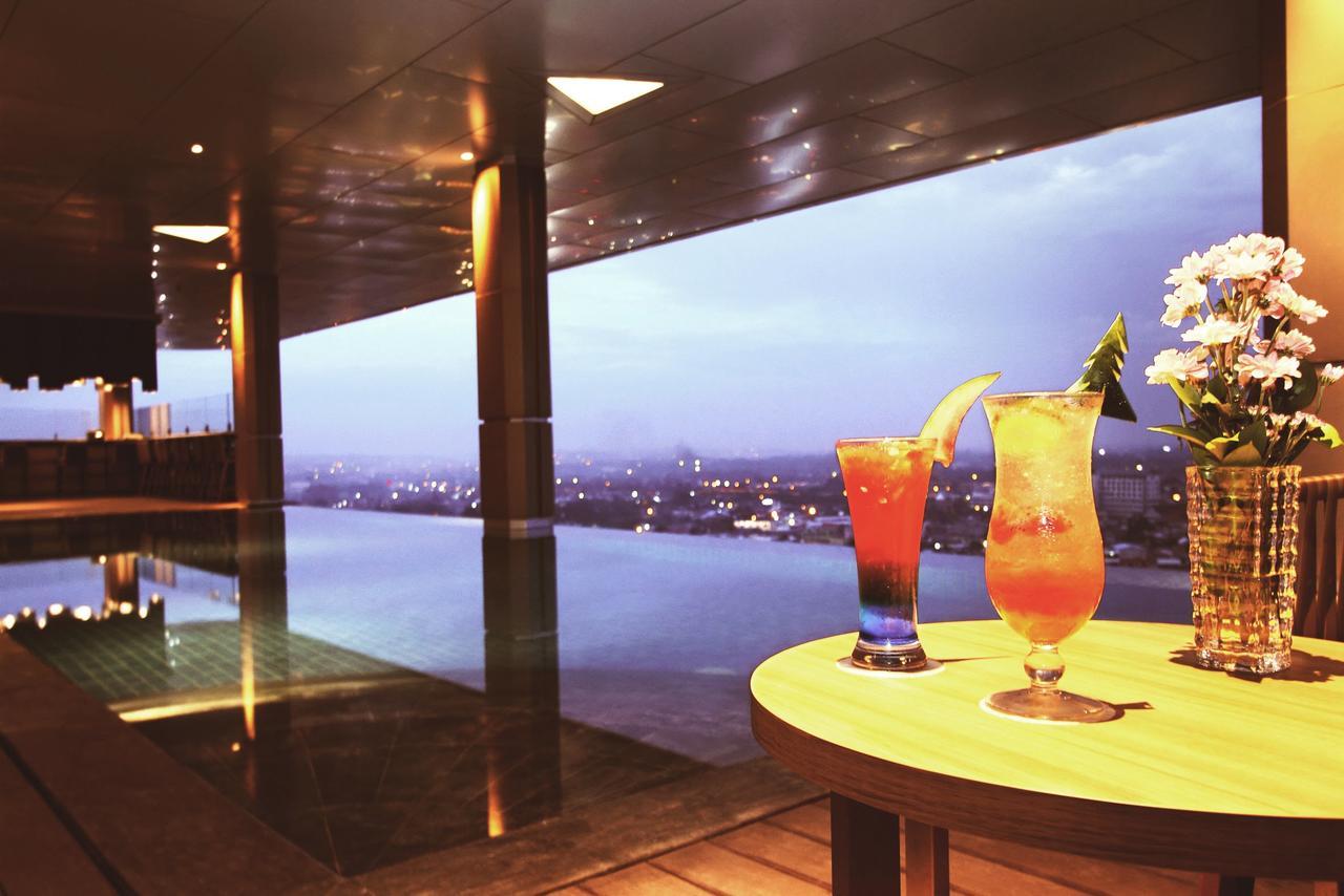 Fox Hotel Pekanbaru Dış mekan fotoğraf