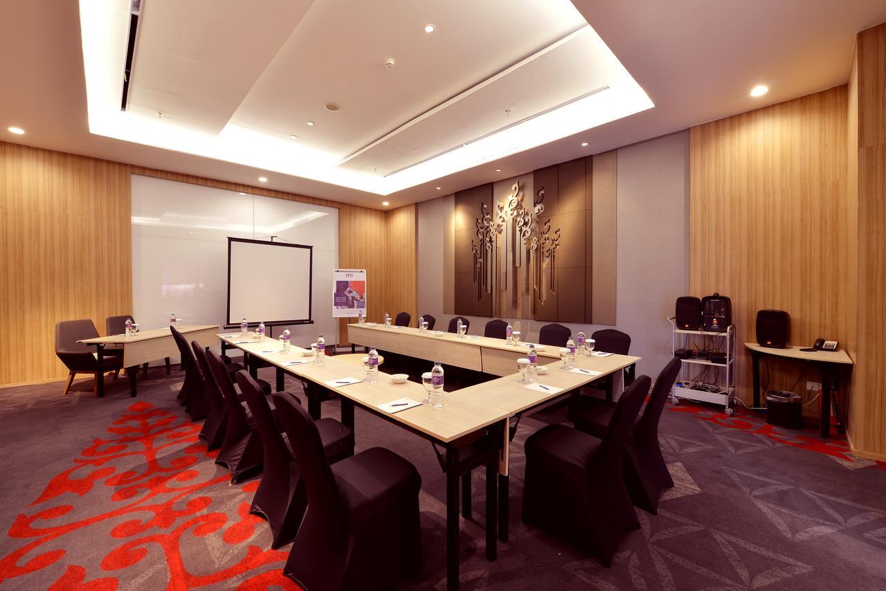 Fox Hotel Pekanbaru Dış mekan fotoğraf